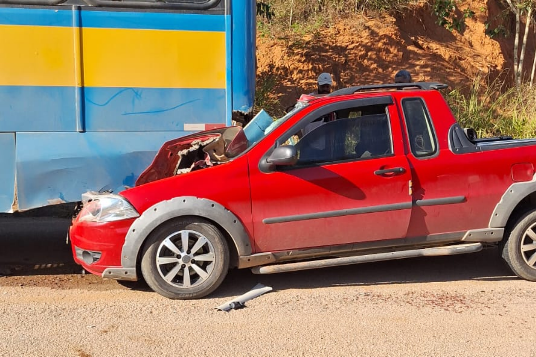 Criança de 4 anos morre em acidente na MG-211