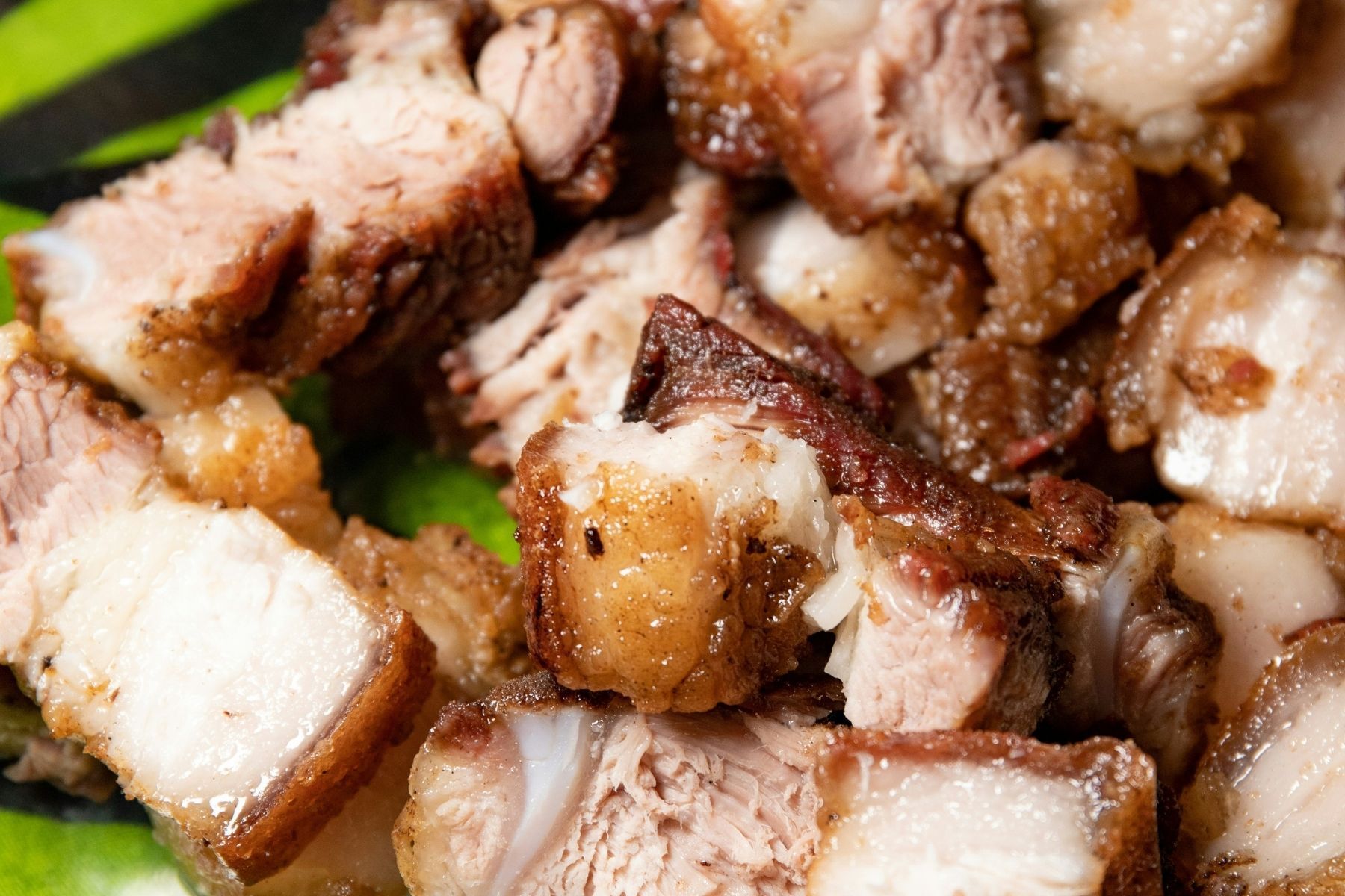 Não é bisteca, nem lombo: a melhor carne de porco para churrasco, segundo açougueiros