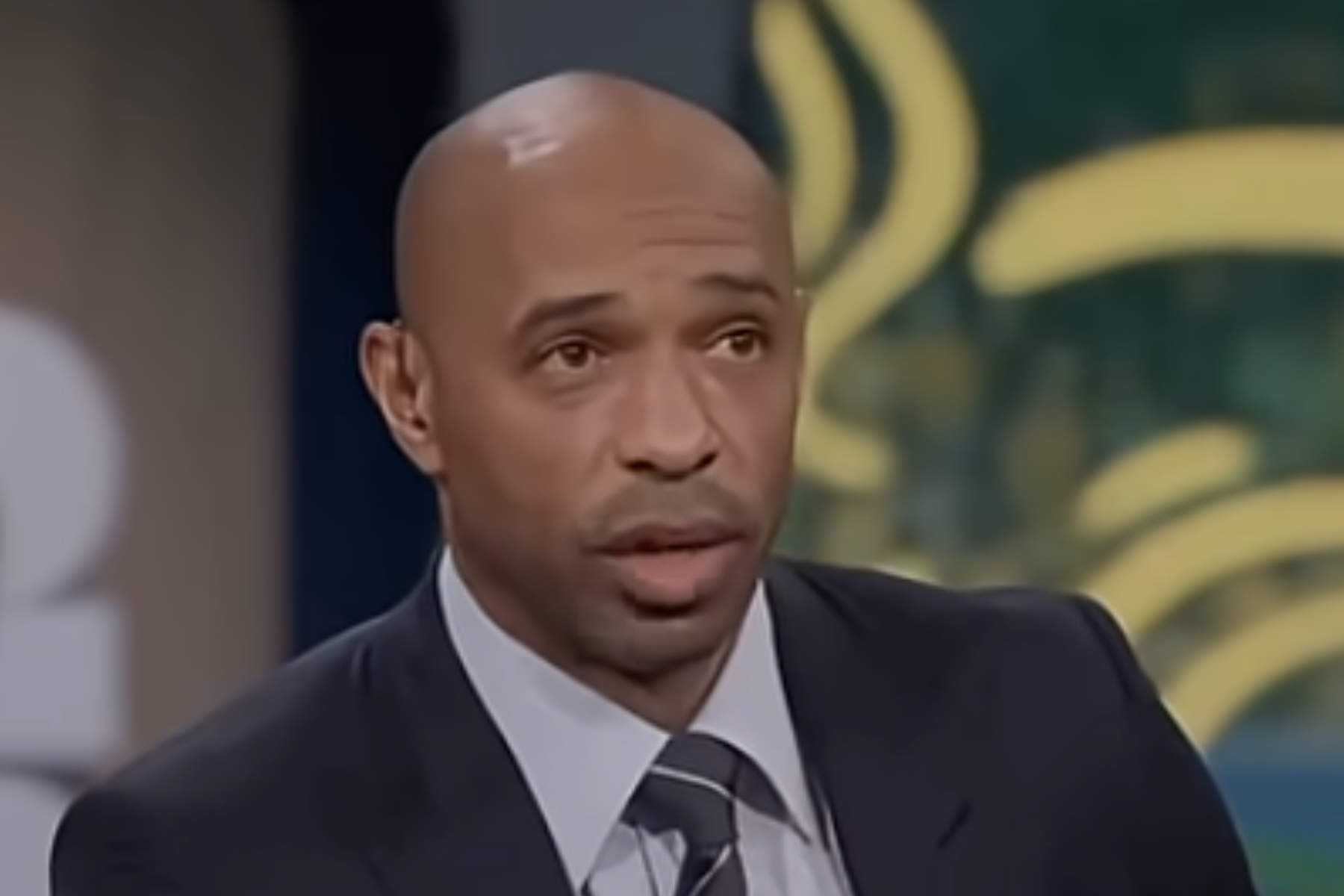 Ídolo da França, Henry se emociona ao falar sobre Neymar: 'Simples assim'