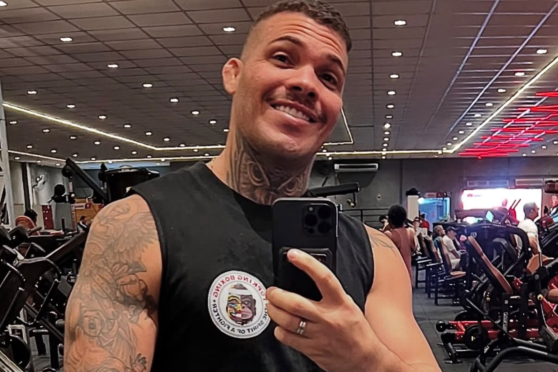 Quem é Bruce Souto, lutador de Muay Thai baleado durante jogo da Galoucura na Serra, em BH