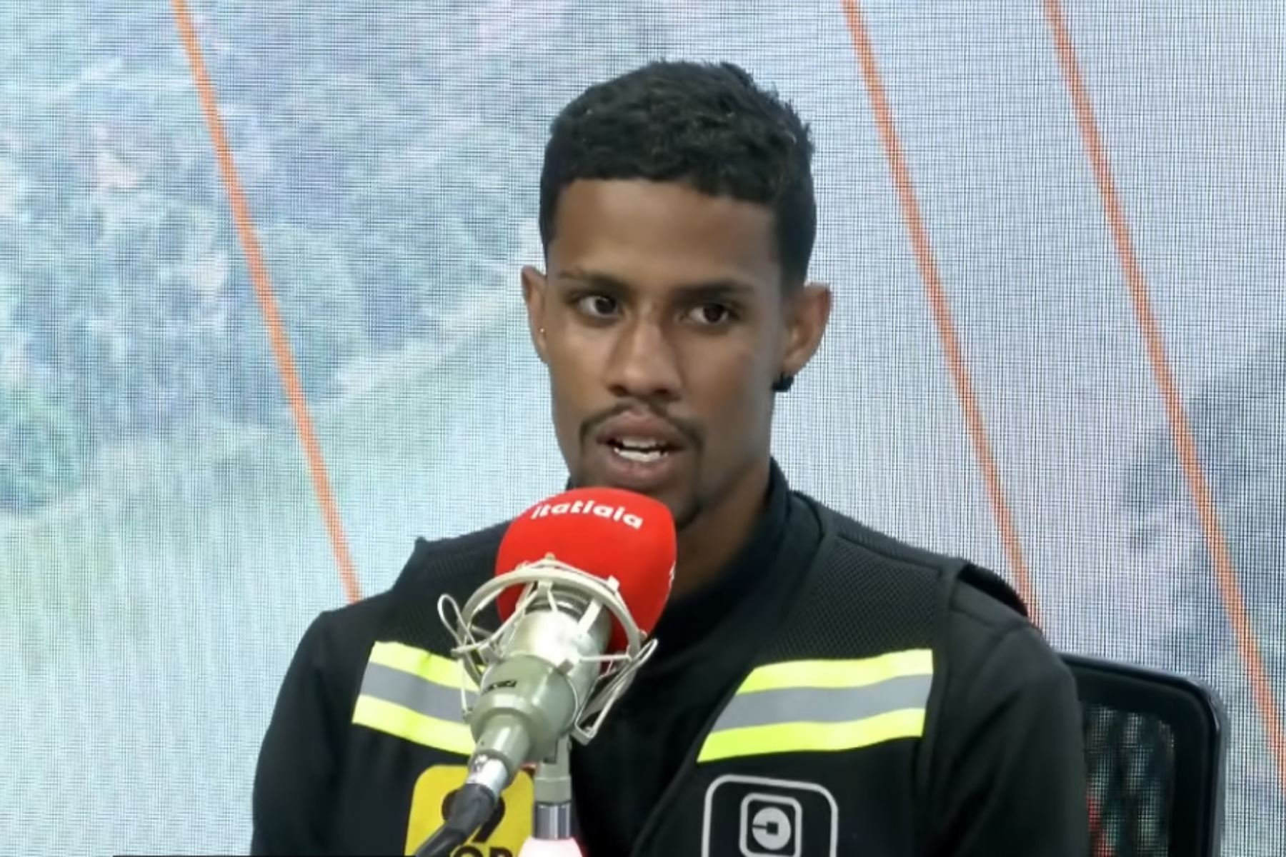 ‘Não é justo um pai de família ganhar R$ 3 para ir buscar seu lanche’, denunciam motoboys