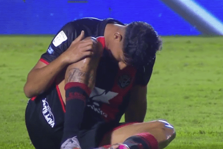 Zé Vitor, meia do Vitória
