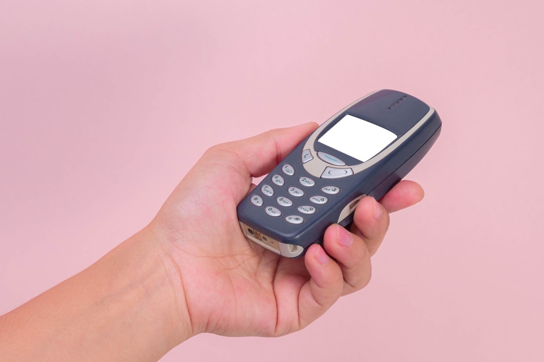 Adeus ao Nokia 1100: o que ainda funciona no clássico de 2003 e quanto vale