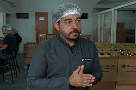 Renan Bittencourt, responsável por uma fábrica de cosméticos em Belo Horizonte • Anderson Porto | Itatiaia