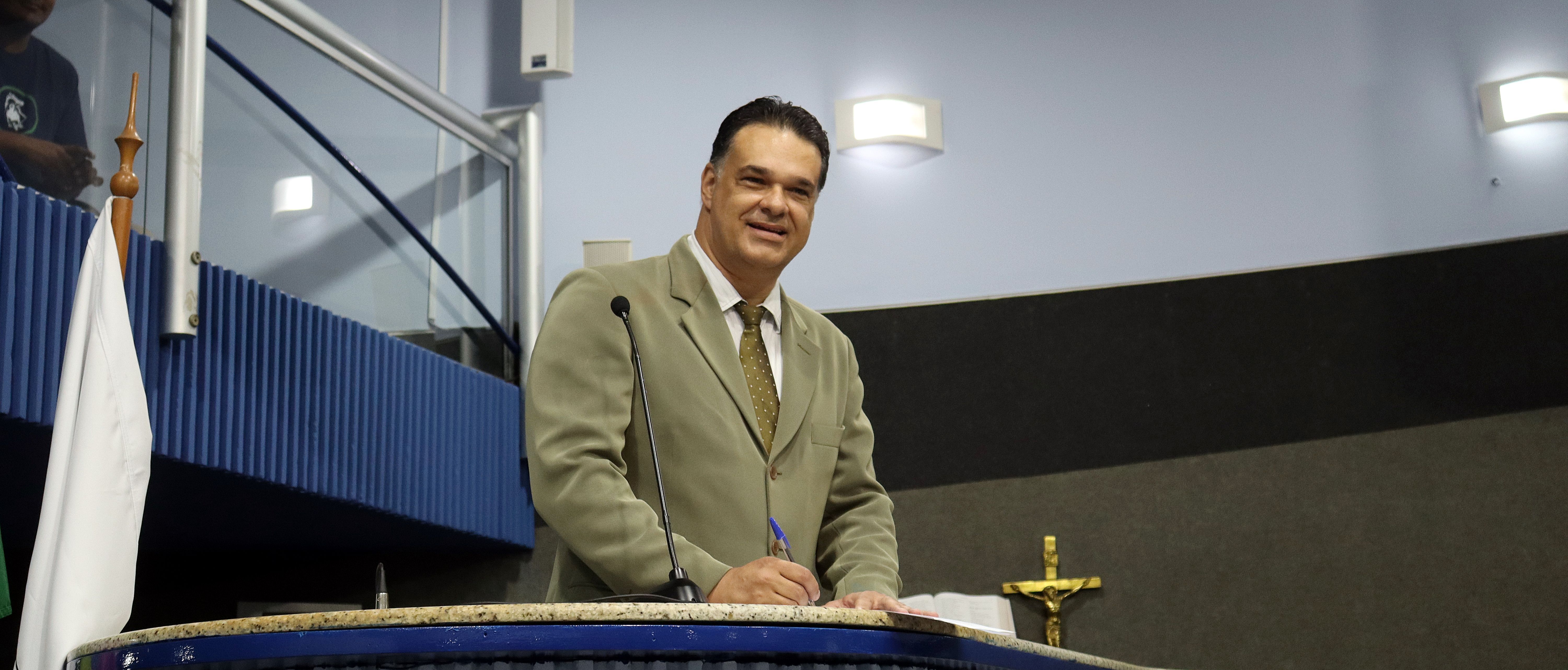 Conservador, candidato a senador pelo Novo já concorreu pelo PT