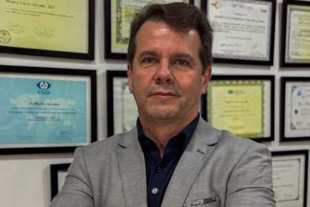 Segundo o doutor Mauro Jácome, é recomendável que o processo seja acompanhado por vários profissionais • Divulgação