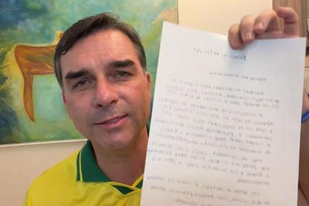 Carta foi lida pelo senador Flávio Bolsonaro