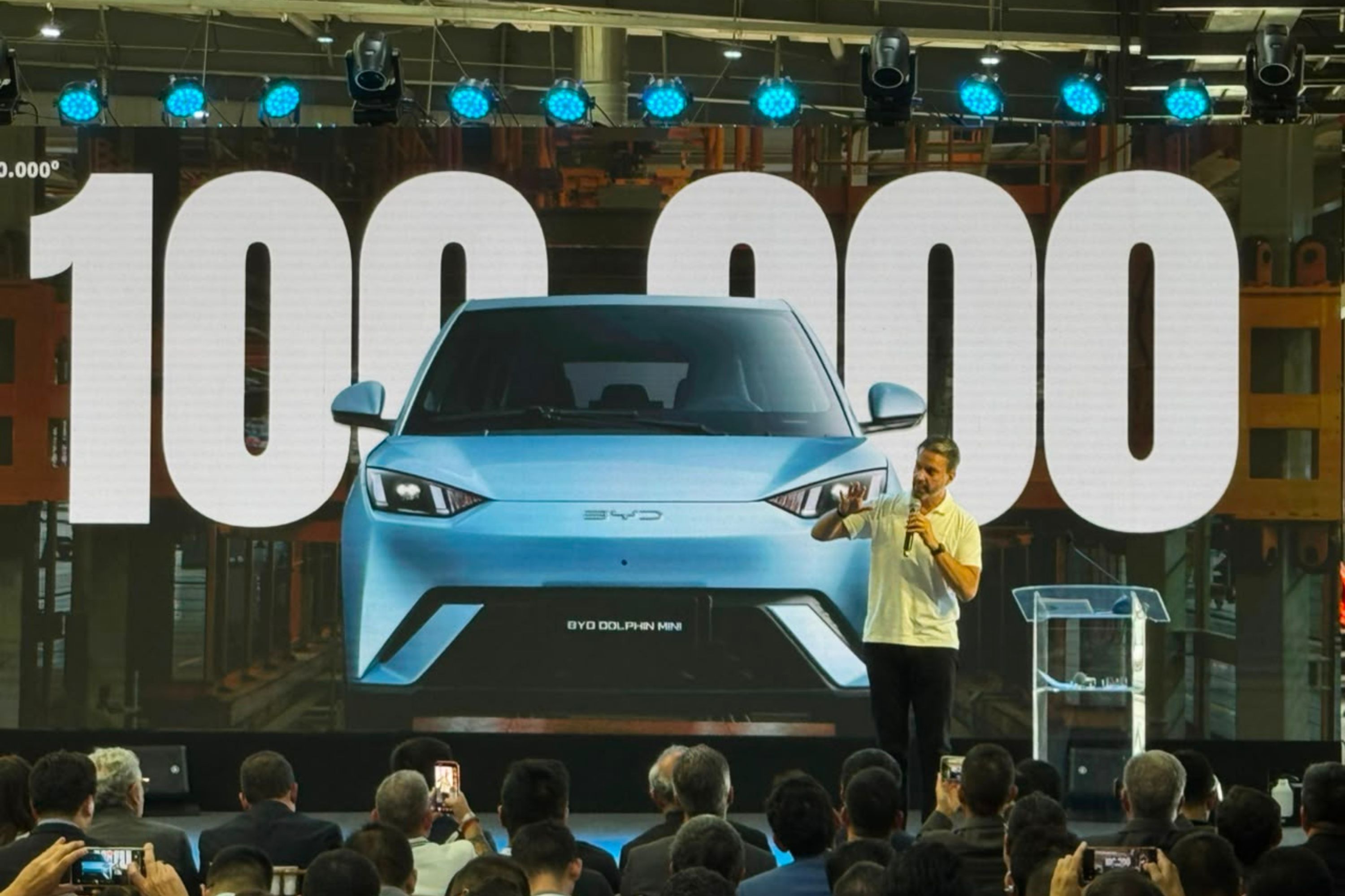 BYD celebra 100 mil veículos montados no Brasil e planeja expansão