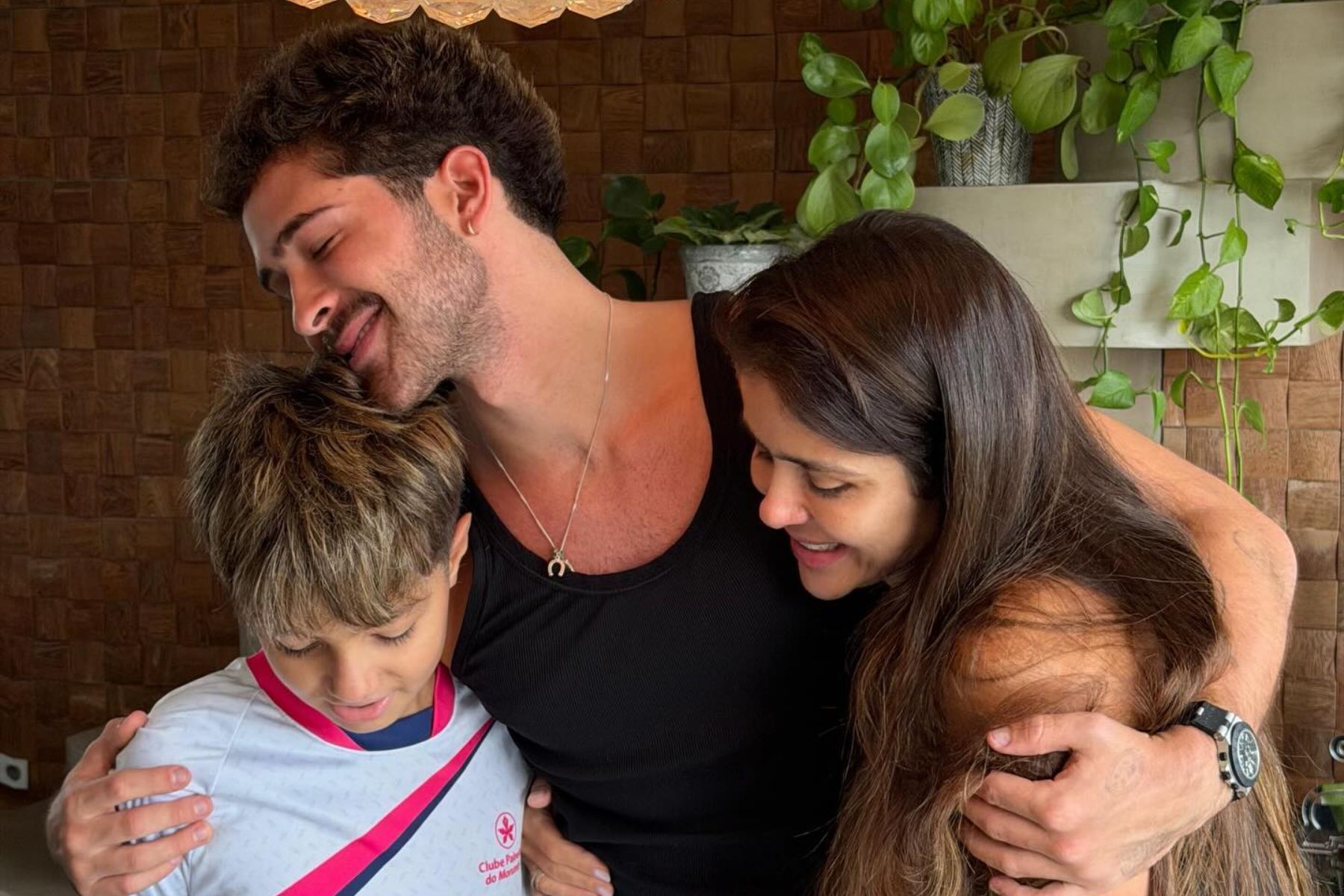 João Guilherme se pronuncia após mãe anunciar divórcio