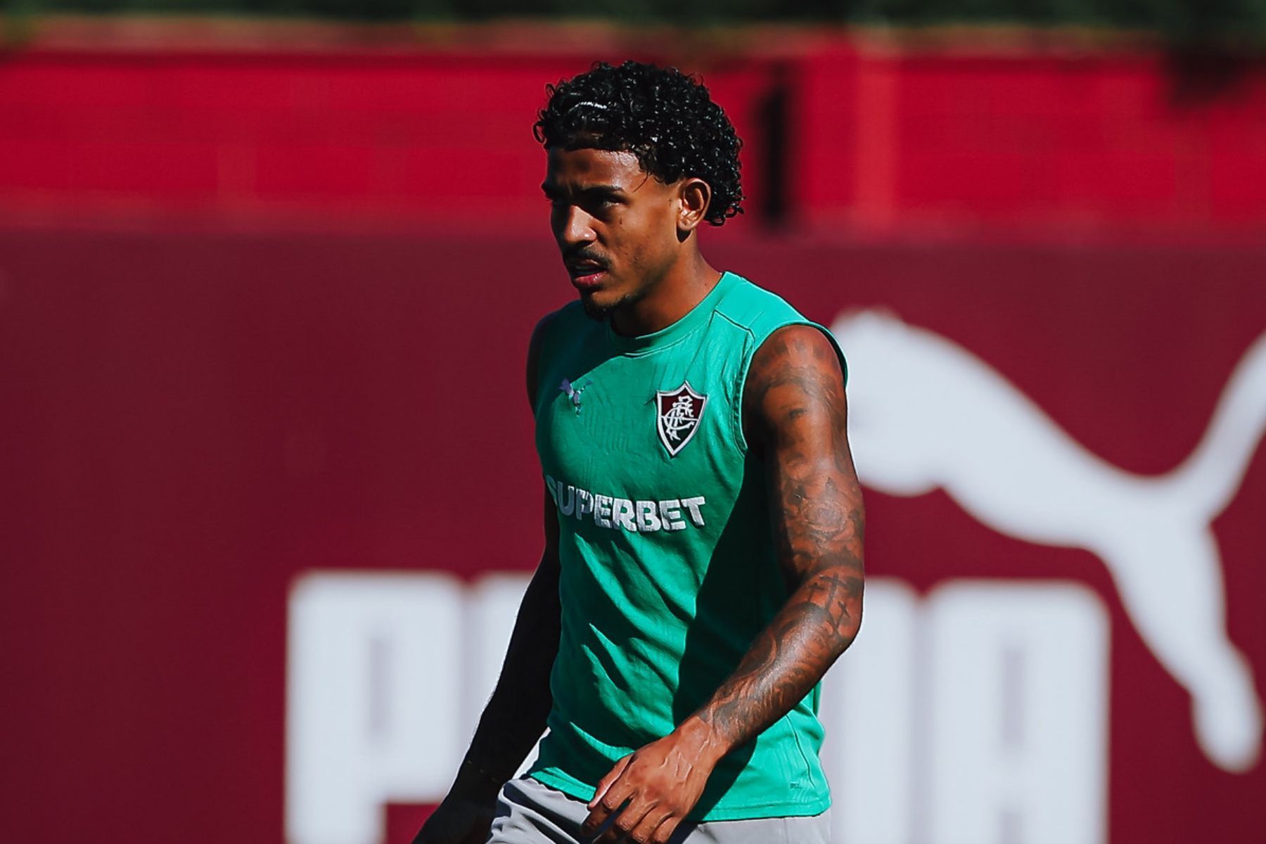 Clube italiano faz sondagem por John Kennedy, e Fluminense estabelece valor