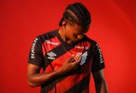 Athletico-PR anuncia a contratação do atacante colombiano Kerwin Vargas