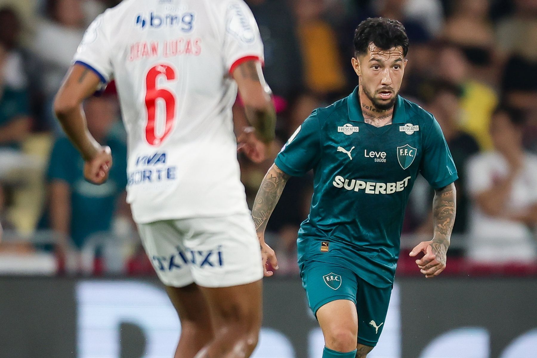 Zubeldía abre o jogo sobre investigação de Lucho Acosta do Fluminense
