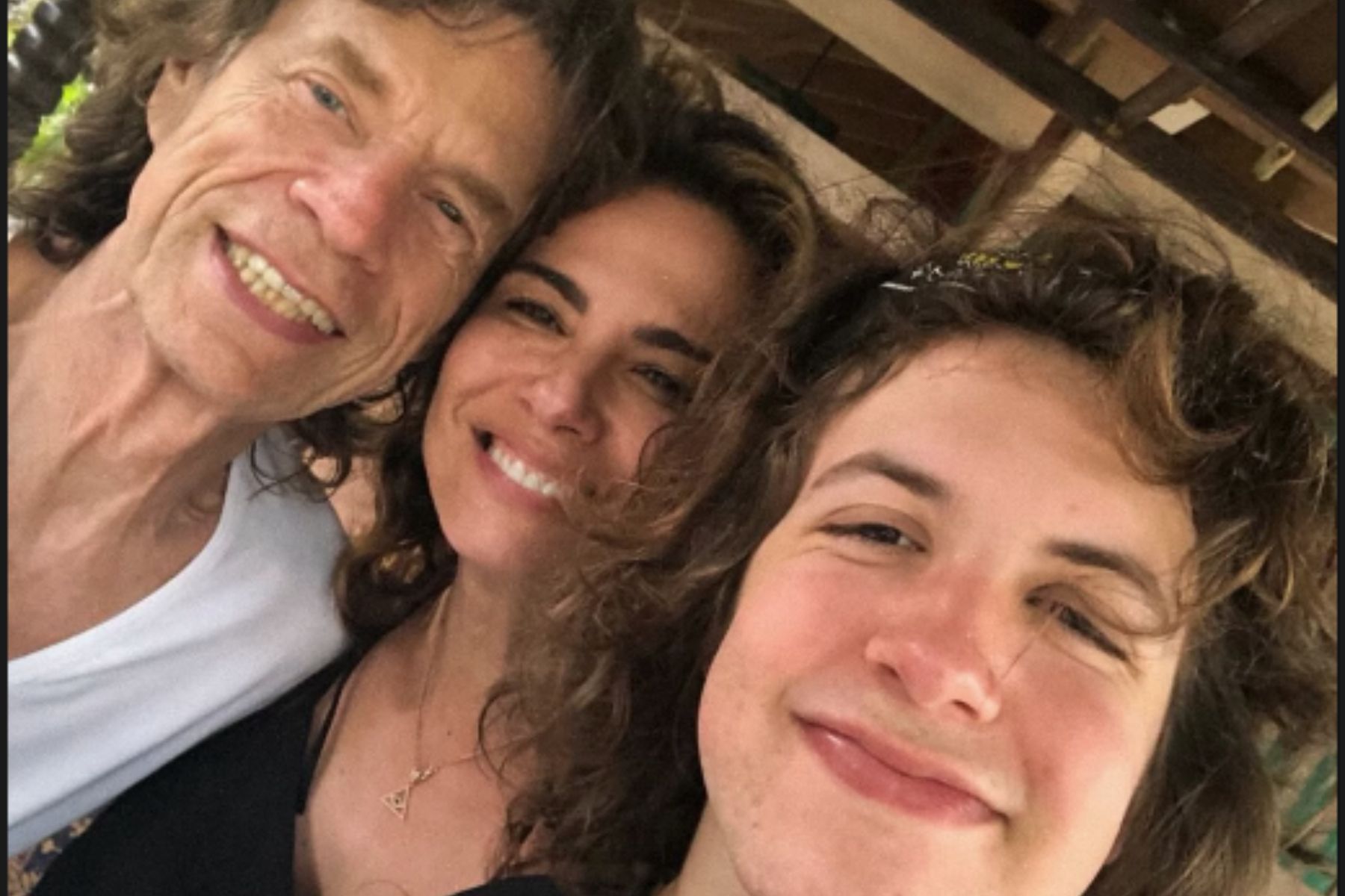 Luciana Gimenez comemora aniversário de 83 anos de Mick Jagger ao lado do filho