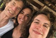 Luciana Gimenez comemora aniversário de 83 anos de Mick Jagger ao lado do filho