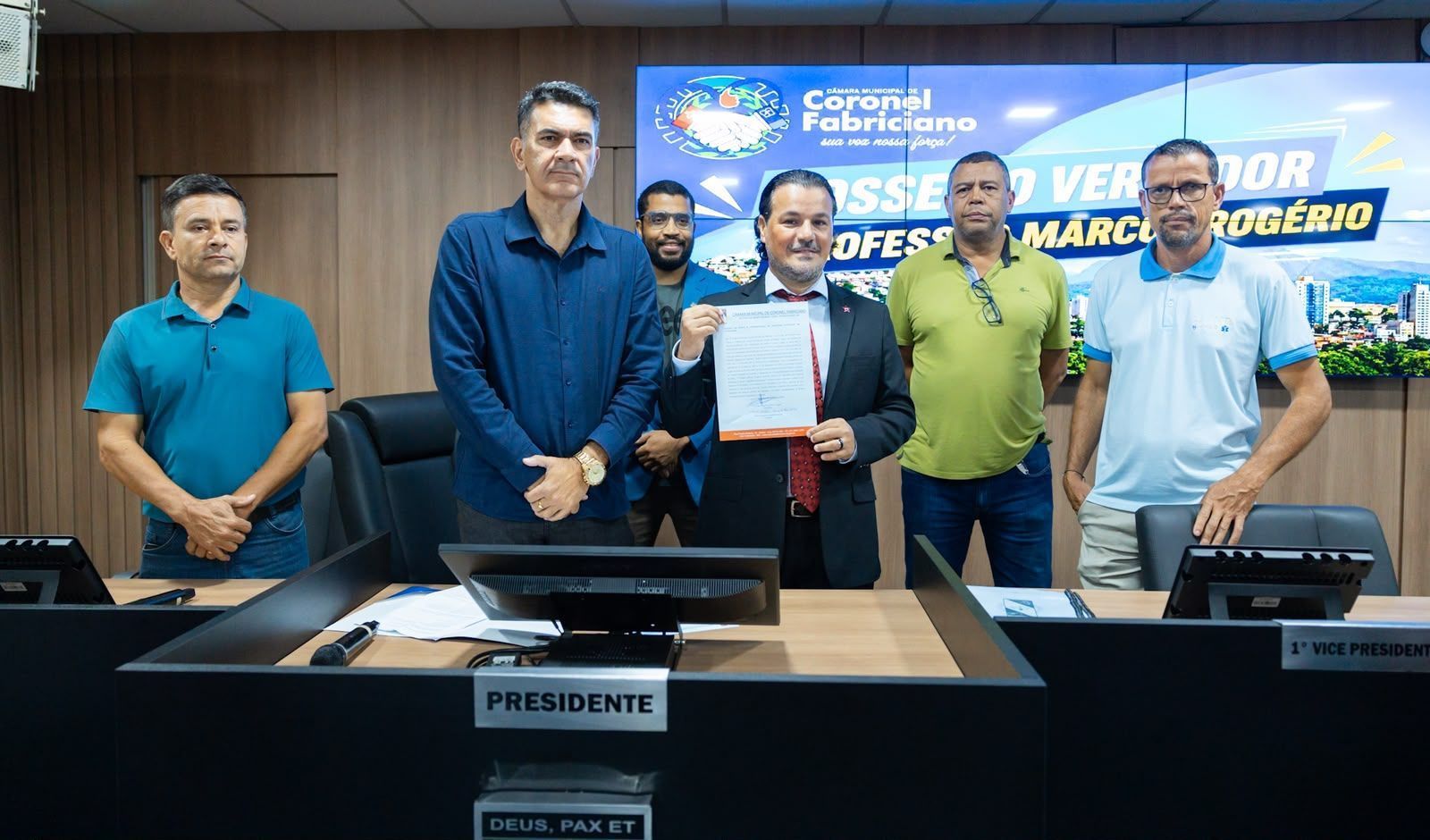 Professor Marcos Rogério toma posse como vereador em Coronel Fabriciano