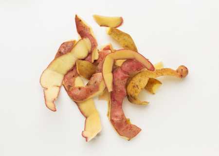 Misturar bicarbonato com casca de batata remove ferrugem veja o passo a passo
