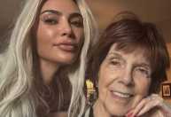 Kim Kardashian lamenta morte da avó Mary Jo Campbell com fotos inéditas