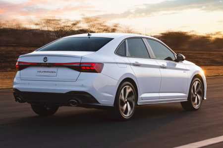 Grupo Volkswagen pode aposentar Jetta e Porsche Taycan em plano de cortes