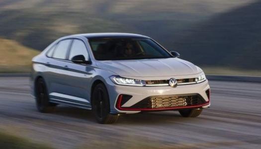 Volkswagen Jetta GLI • Divulgação