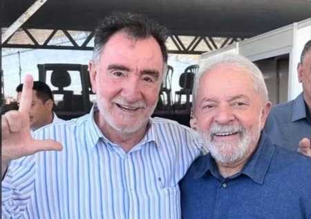 Patrus e Lula em evento da campanha de 2022; deputado federal se tornou o principal cotado para disputar o Governo de Minas pelo PT