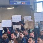 Inauguração de novas estações do metrô de BH tem protesto de moradores que cobram indenização