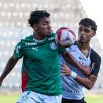 Palmeiras faz golaço no fim e bate Corinthians pelas quartas do Brasileiro Sub-20
