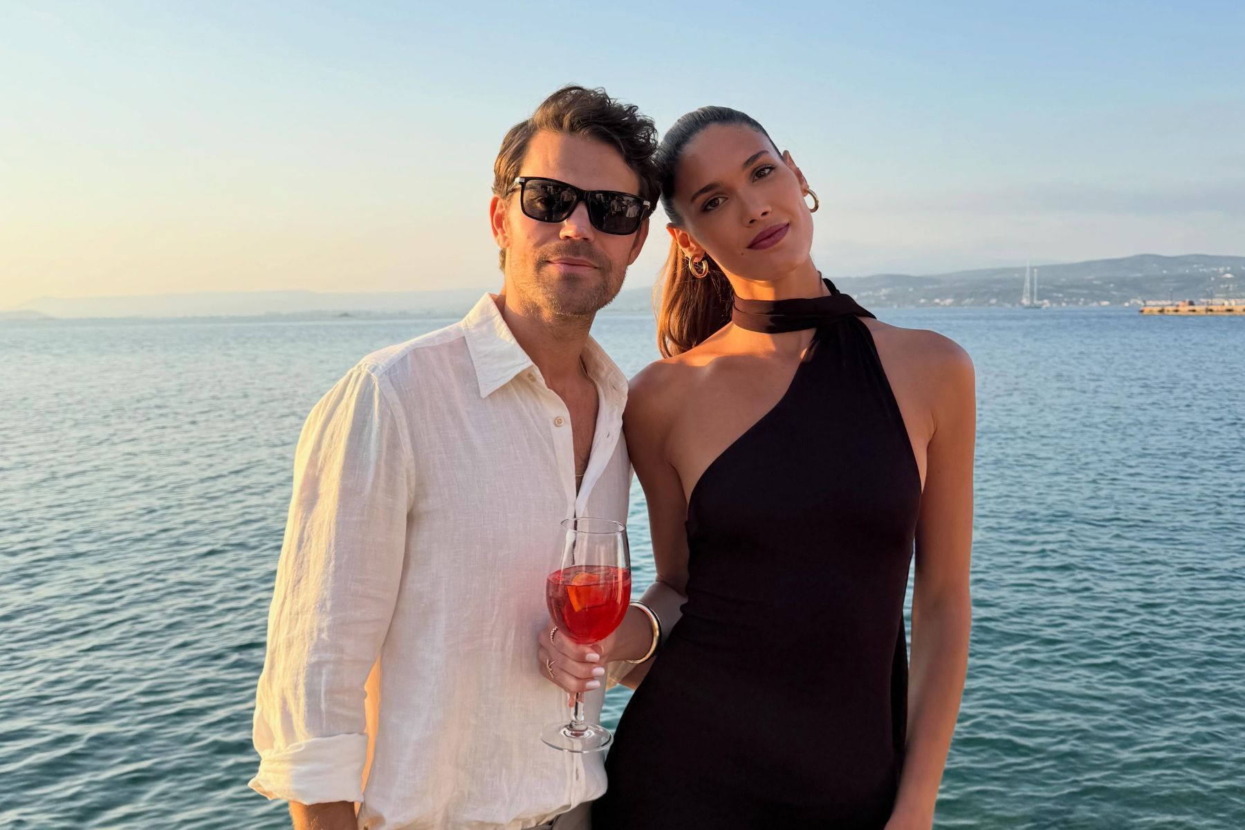 Brasileira diz que decidiu se casar com Paul Wesley um dia antes da cerimônia