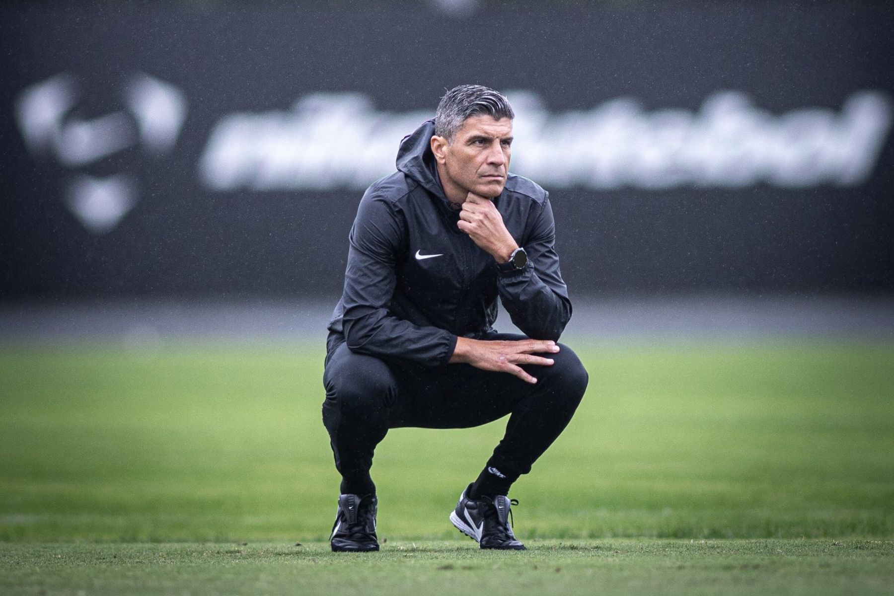 Novo técnico do Vasco pede tempo, mas se diz pronto para desafio