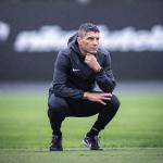 Pedro Emanuel vê Vasco no caminho certo, e atacante pede tempo para o trabalho