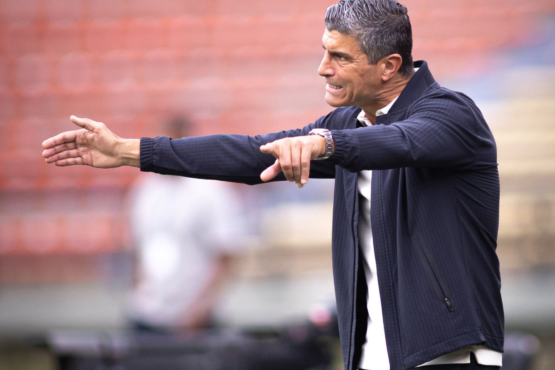 Pedro Emanuel exalta virada de chave do elenco após vaga do Vasco na Sul-Americana