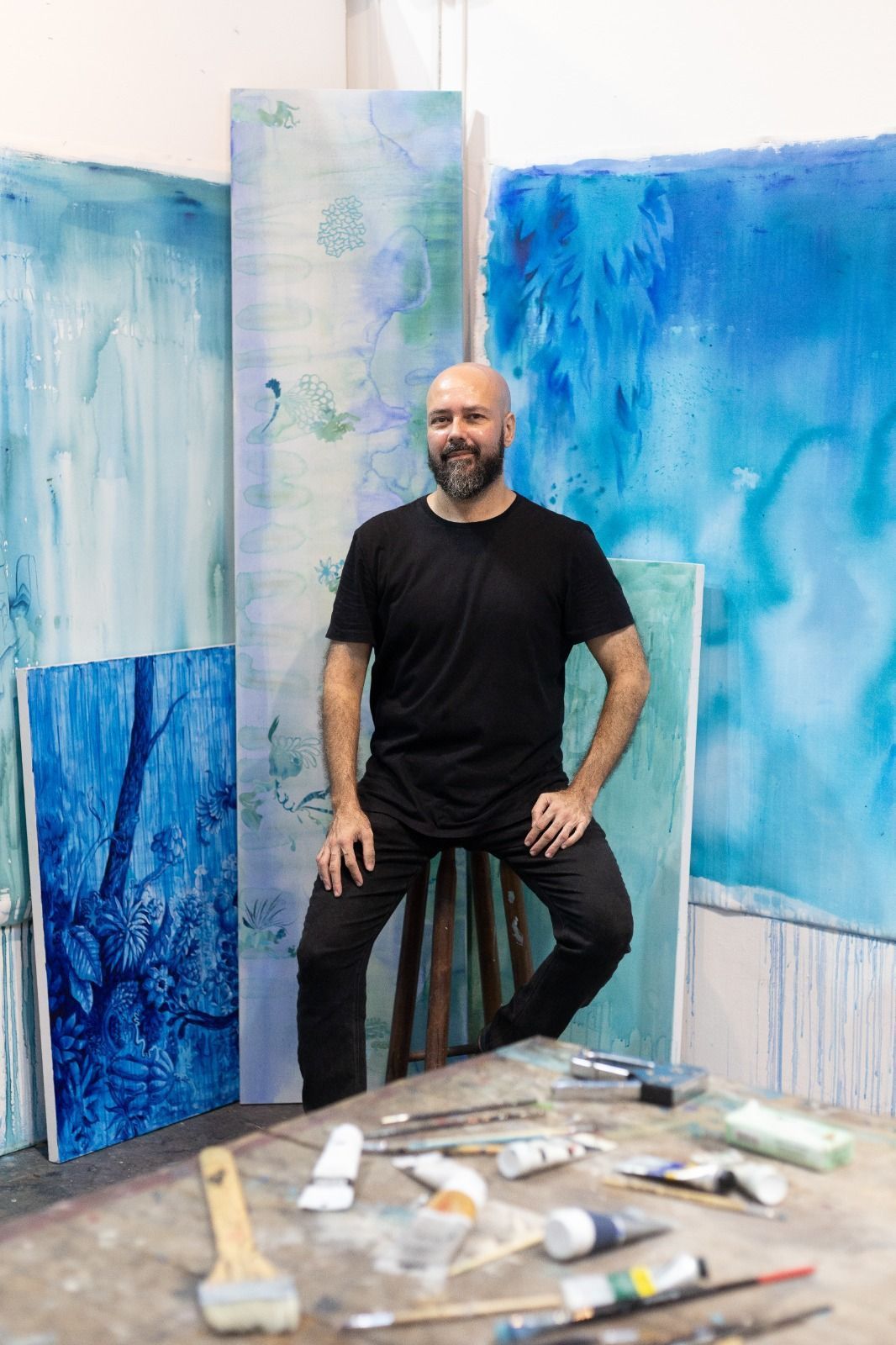 Paisagens submersas e memória: Pedro Varela inaugura exposição na Galeria Murilo Castro