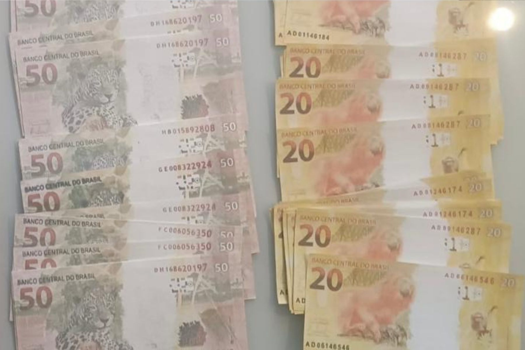 Homem é preso com cerca de R$ 5 mil em notas falsas em Juiz de Fora