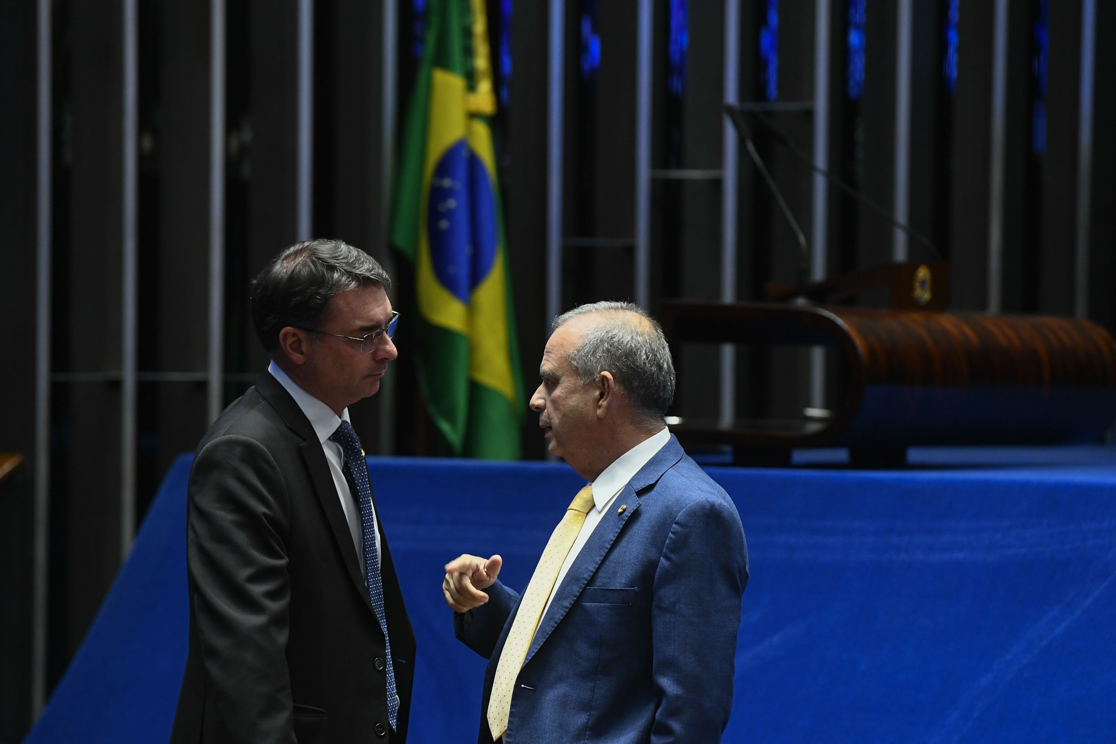 Campanha de Flávio faz segunda troca de marqueteiro em menos de três meses