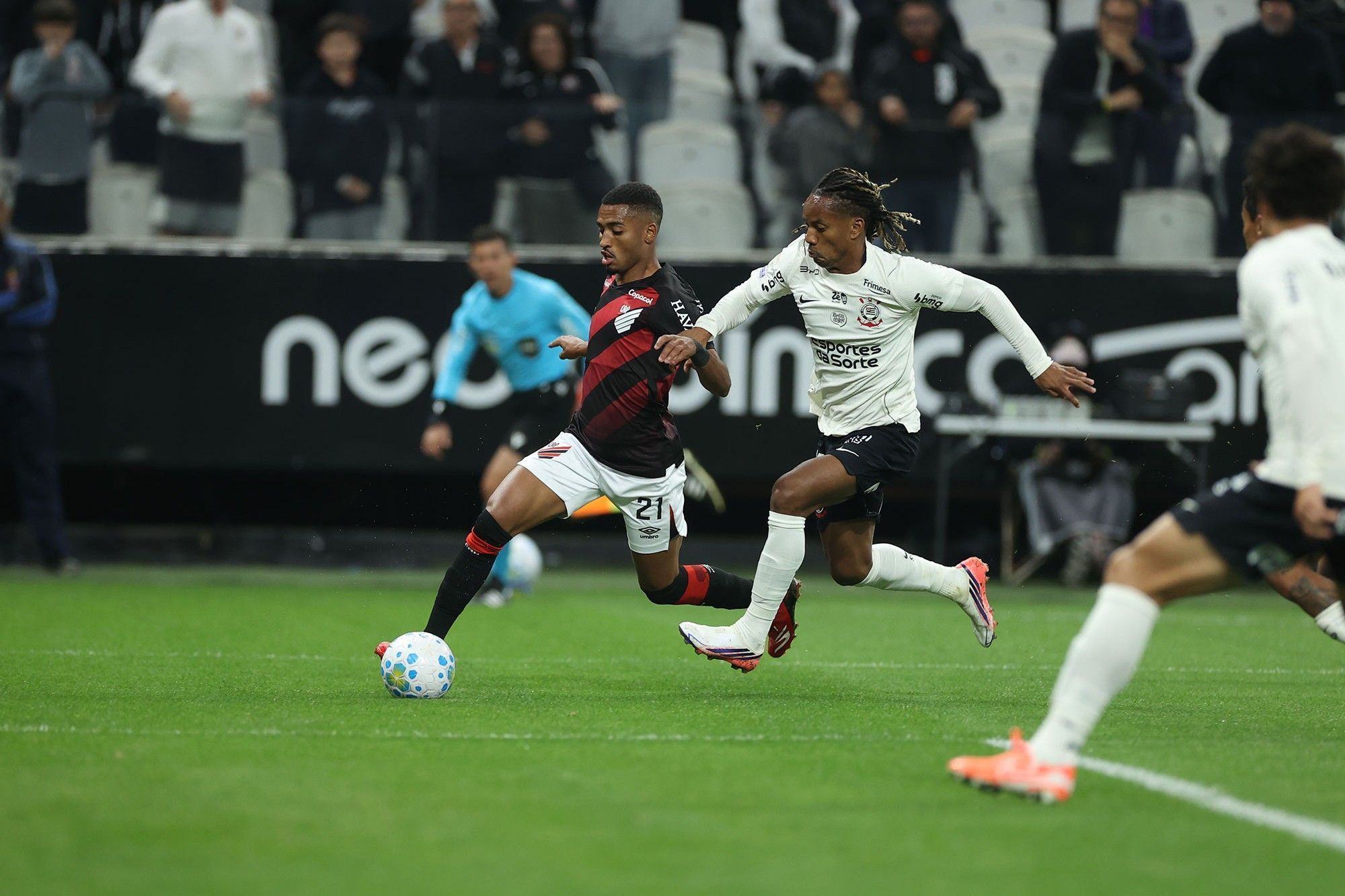 Corinthians e Athletico-PR se anulam e empatam pelo Campeonato Brasileiro
