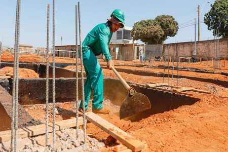 IBGE: infraestrutura e edifícios concentram 76% do valor produzido pela indústria de construção