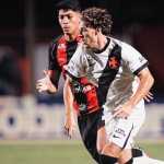 Vasco perde para o Vitória na estreia de técnico e segue no Z4 do Brasileiro