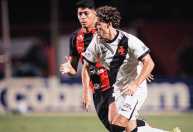 Vasco perde para o Vitória na estreia de técnico e segue no Z4 do Brasileiro