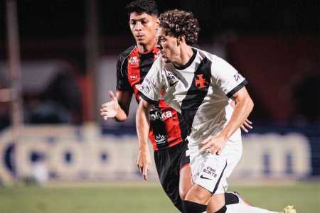 Vitória e Vasco pelo Brasileiro