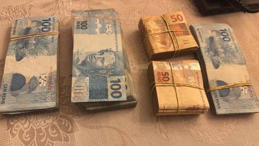 Dinheiro foi apreendido na casa de um dos alvos da operação desta quarta-feira