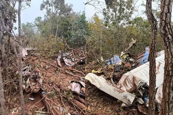 Duas pessoas morrem em queda de avião em Campo Grande-MS