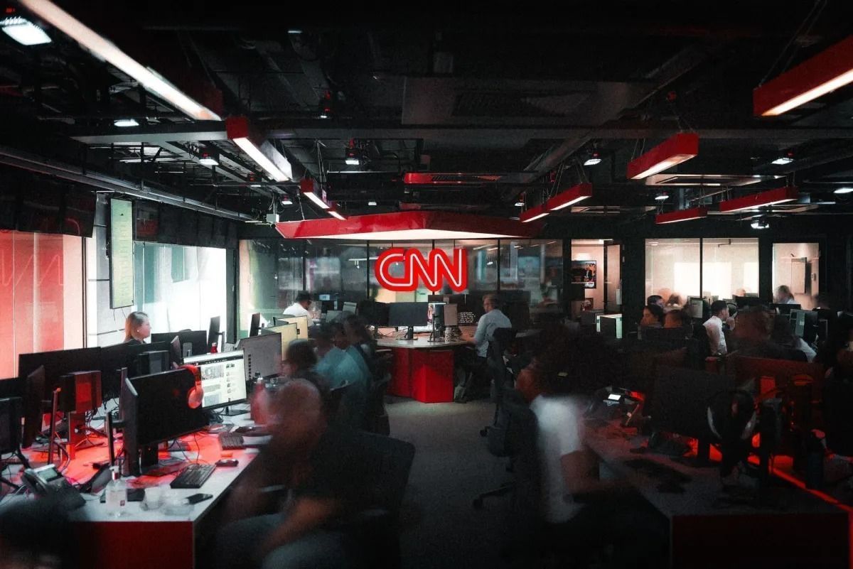 CNN Brasil supera GloboNews e lidera audiência entre canais de notícias no 1º semestre de 2026