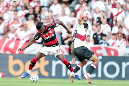 Flamengo e River Plate se enfrentaram em Portugal