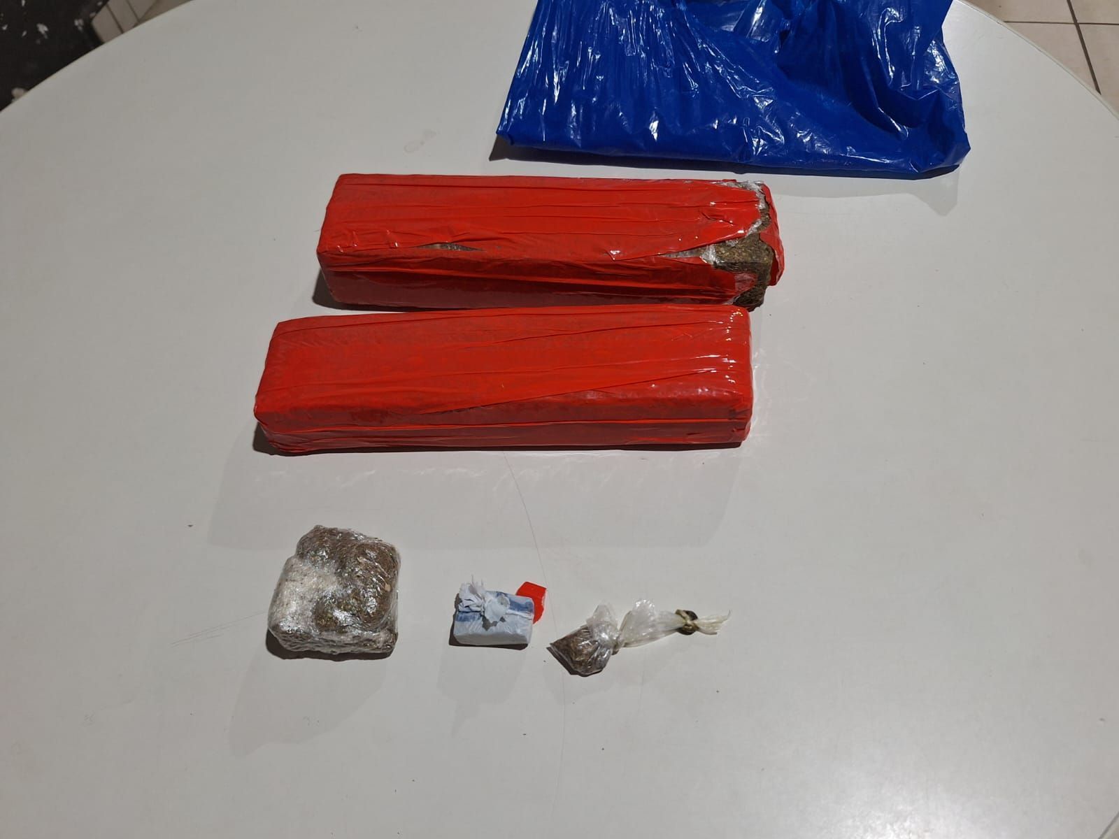 Suspeito de tráfico é preso em operação no aglomerado da Amazonita, em Ipatinga