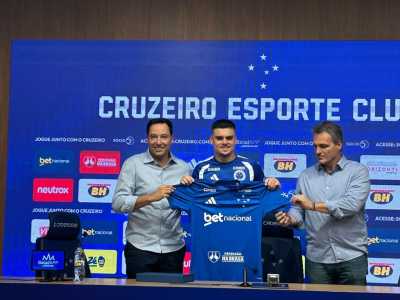 Gabriel Pec, reforço do Cruzeiro, durante coletiva de apresentação • Daniel Costa/Itatiaia