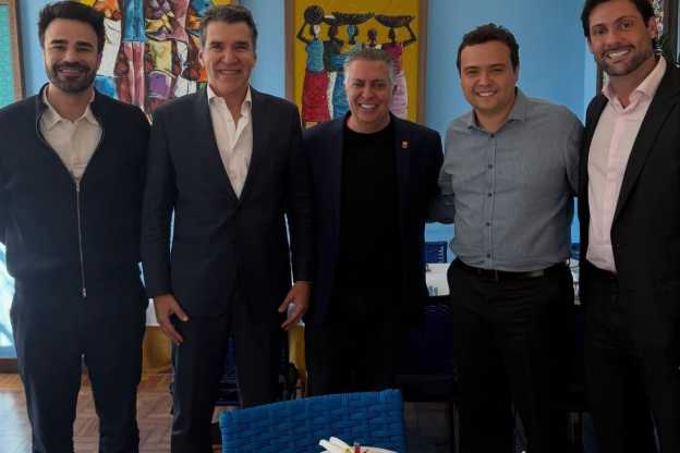 Jarbas Soares almoça com Álvaro Damião e pede apoio do União Brasil