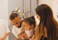 Bruna Biancardi publica vídeo inédito da festa de 1 ano da filha com Neymar
