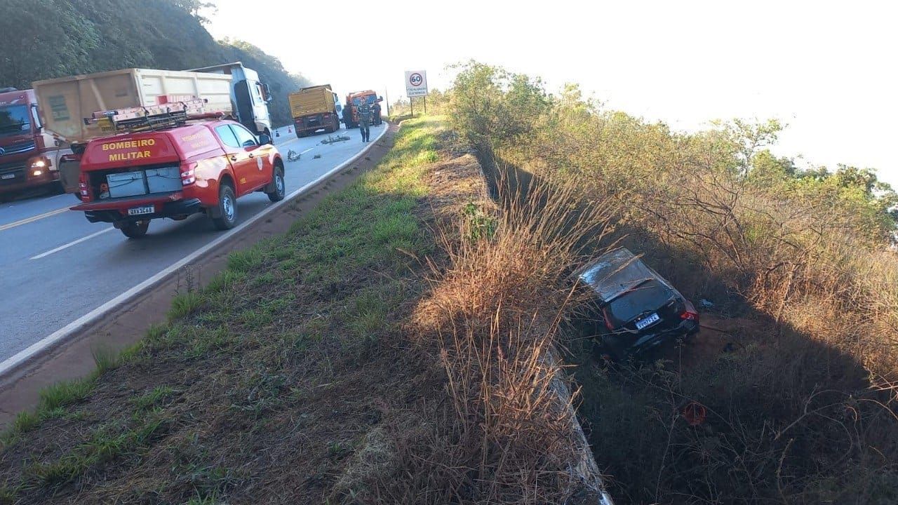Capotamento provoca lentidão na BR-356, na Serra da Santa, nesta sexta-feira (10)