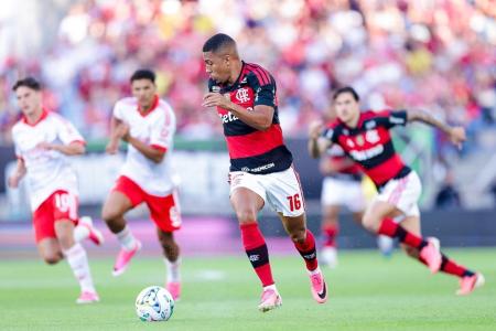 Samuel Lino foi destaque do Flamengo na intertemporada