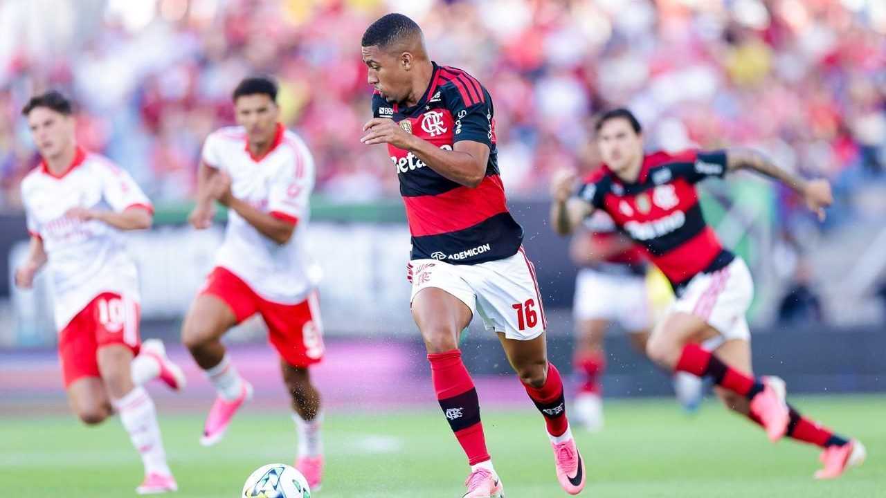Samuel Lino se destaca na intertemporada do Flamengo e vira protagonista