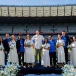 Cássio, do Cruzeiro, participa de casamento comunitário no Mineirão